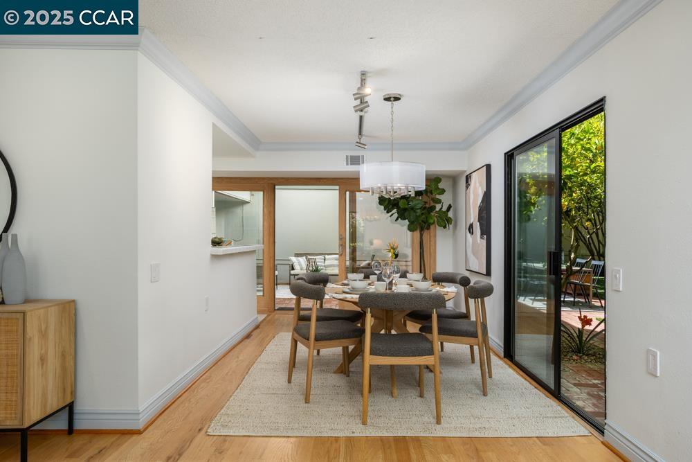 Detail Gallery Image 6 of 29 For 2432 Pine Knoll Dr #4,  Walnut Creek,  CA 94595 - 2 Beds | 1 Baths
