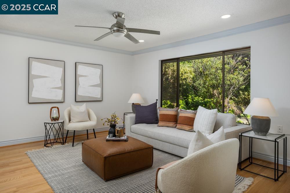 Detail Gallery Image 7 of 29 For 2432 Pine Knoll Dr #4,  Walnut Creek,  CA 94595 - 2 Beds | 1 Baths