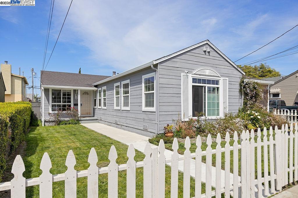 Detail Gallery Image 1 of 23 For 274 Bristol Boulevard, San Leandro,  CA 94577 - – Beds | – Baths