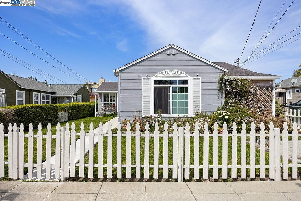 Detail Gallery Image 2 of 23 For 274 Bristol Boulevard, San Leandro,  CA 94577 - – Beds | – Baths