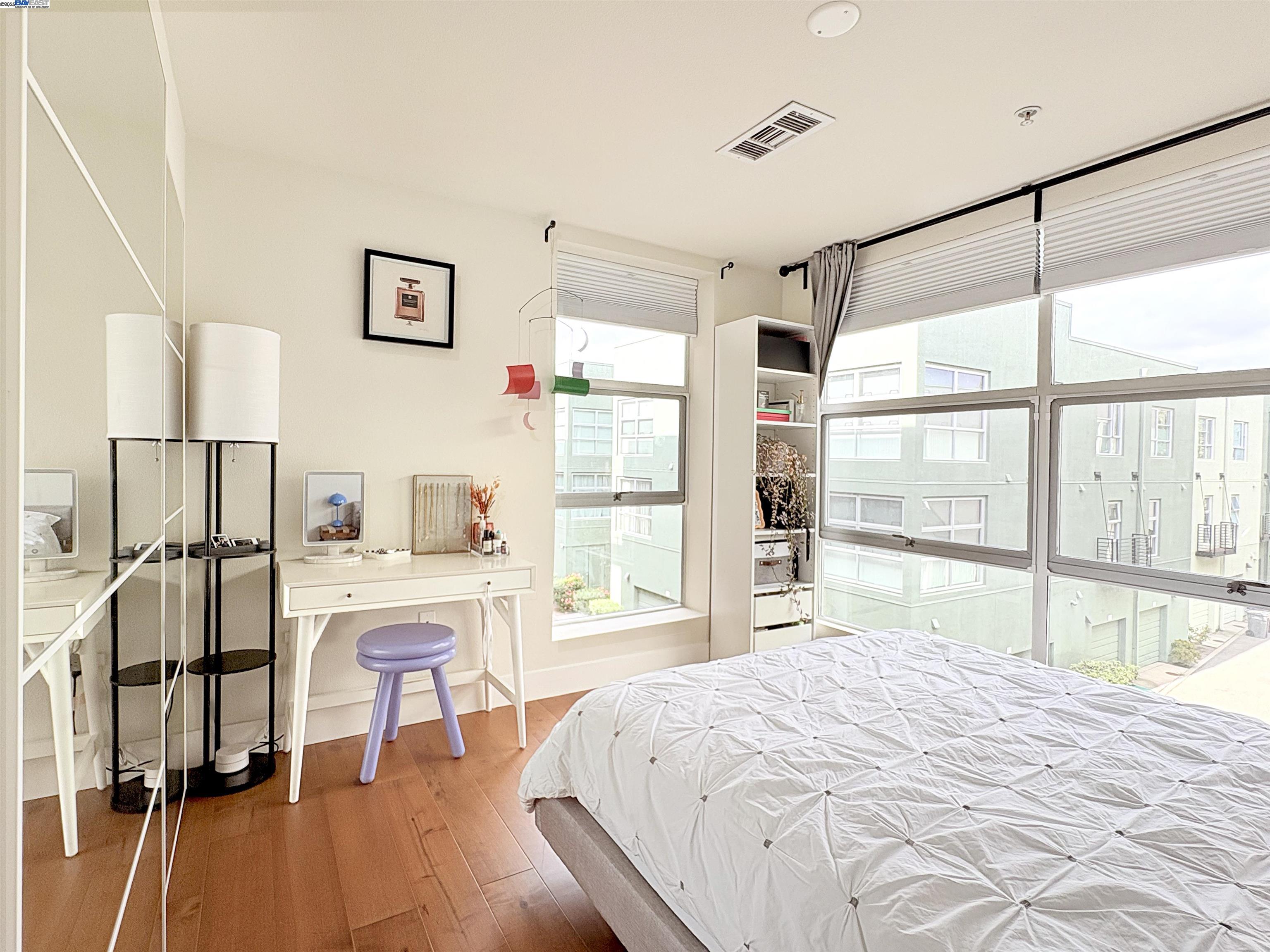 Detail Gallery Image 15 of 22 For 6466 Hollis St. #182,  Emeryville,  CA 94608 - 2 Beds | 2/1 Baths