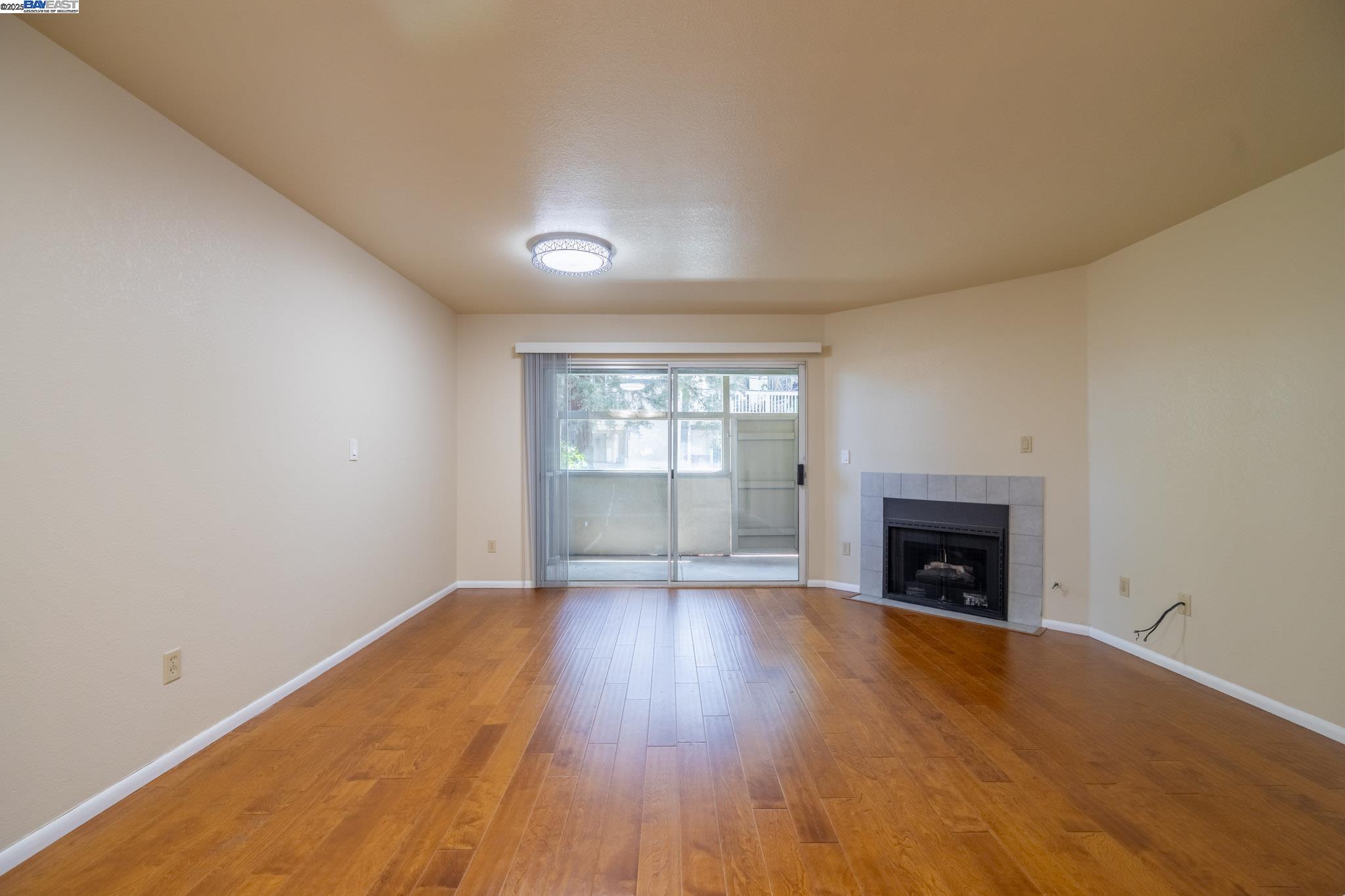 Detail Gallery Image 2 of 43 For 1080 Summerain Ct, San Jose,  CA 95122 - 2 Beds | 2/1 Baths