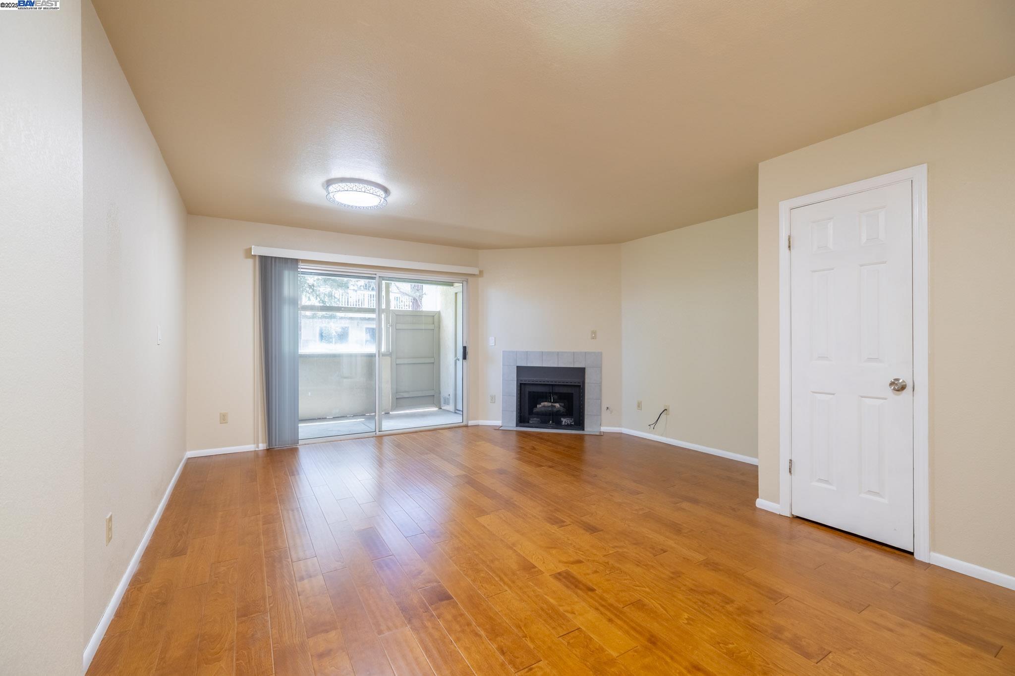 Detail Gallery Image 4 of 43 For 1080 Summerain Ct, San Jose,  CA 95122 - 2 Beds | 2/1 Baths