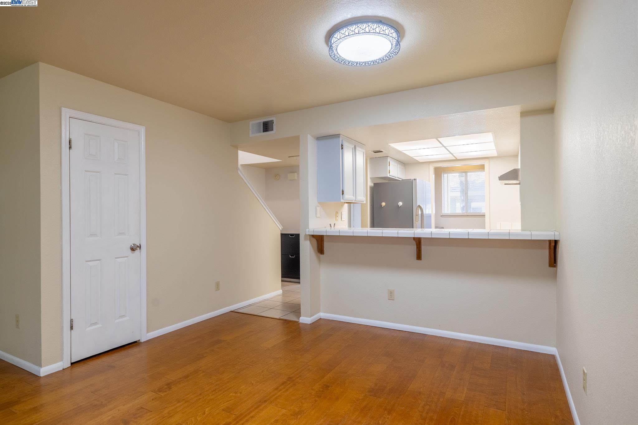 Detail Gallery Image 5 of 43 For 1080 Summerain Ct, San Jose,  CA 95122 - 2 Beds | 2/1 Baths