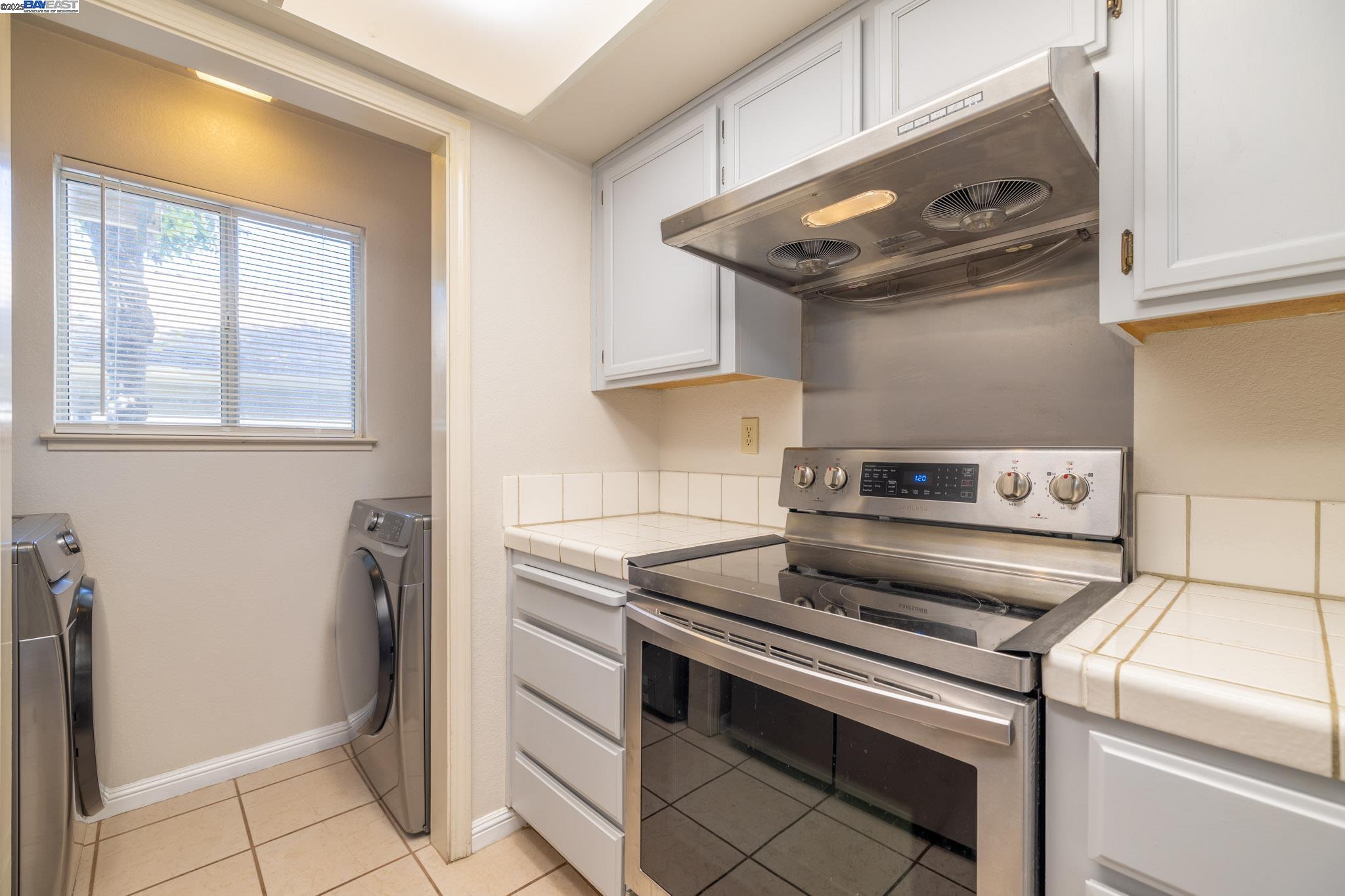 Detail Gallery Image 8 of 43 For 1080 Summerain Ct, San Jose,  CA 95122 - 2 Beds | 2/1 Baths