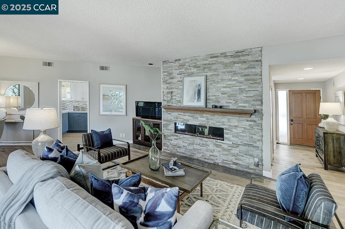 Detail Gallery Image 5 of 55 For 3711 Terra Granada Dr 4b,  Walnut Creek,  CA 94595 - 2 Beds | 2 Baths