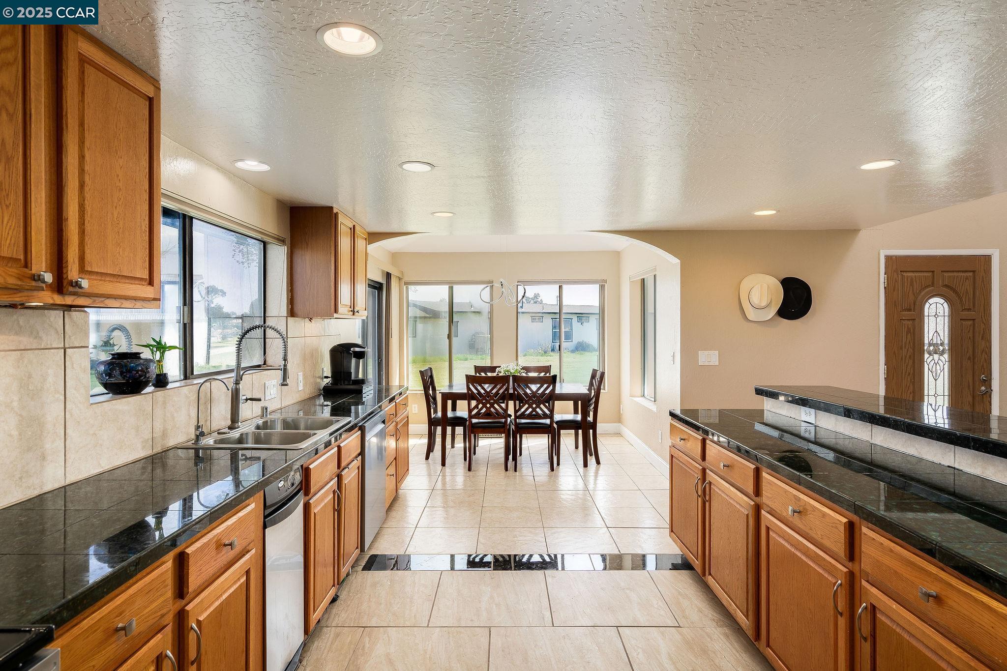 Detail Gallery Image 20 of 47 For 3301 Hosie Ave, Byron,  CA 94514 - 3 Beds | 3 Baths