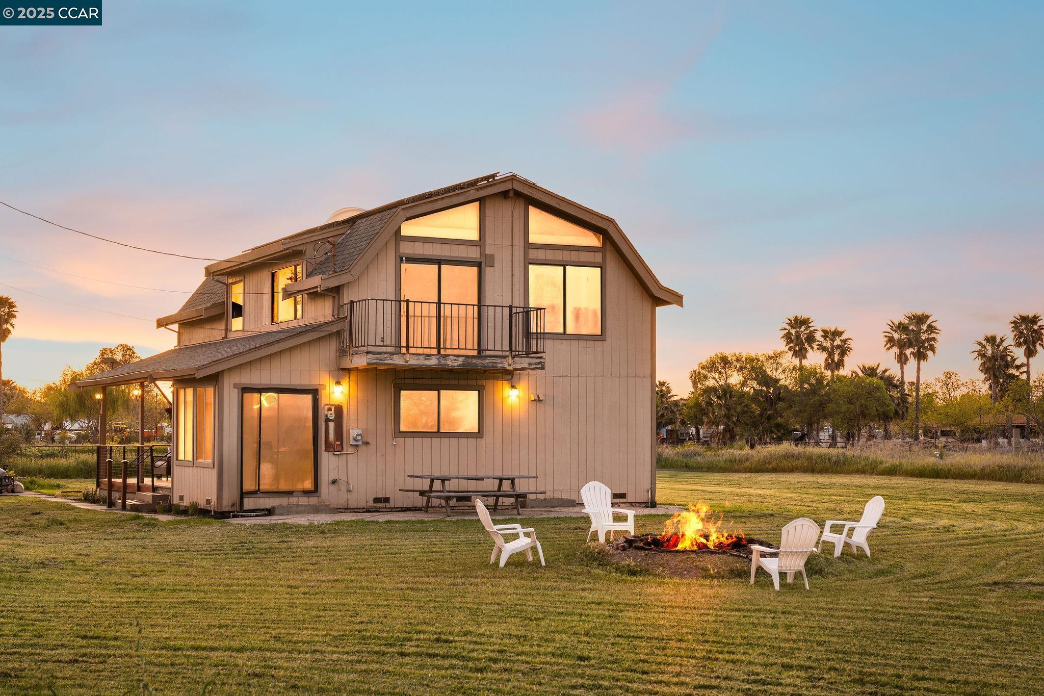 Detail Gallery Image 7 of 47 For 3301 Hosie Ave, Byron,  CA 94514 - 3 Beds | 3 Baths