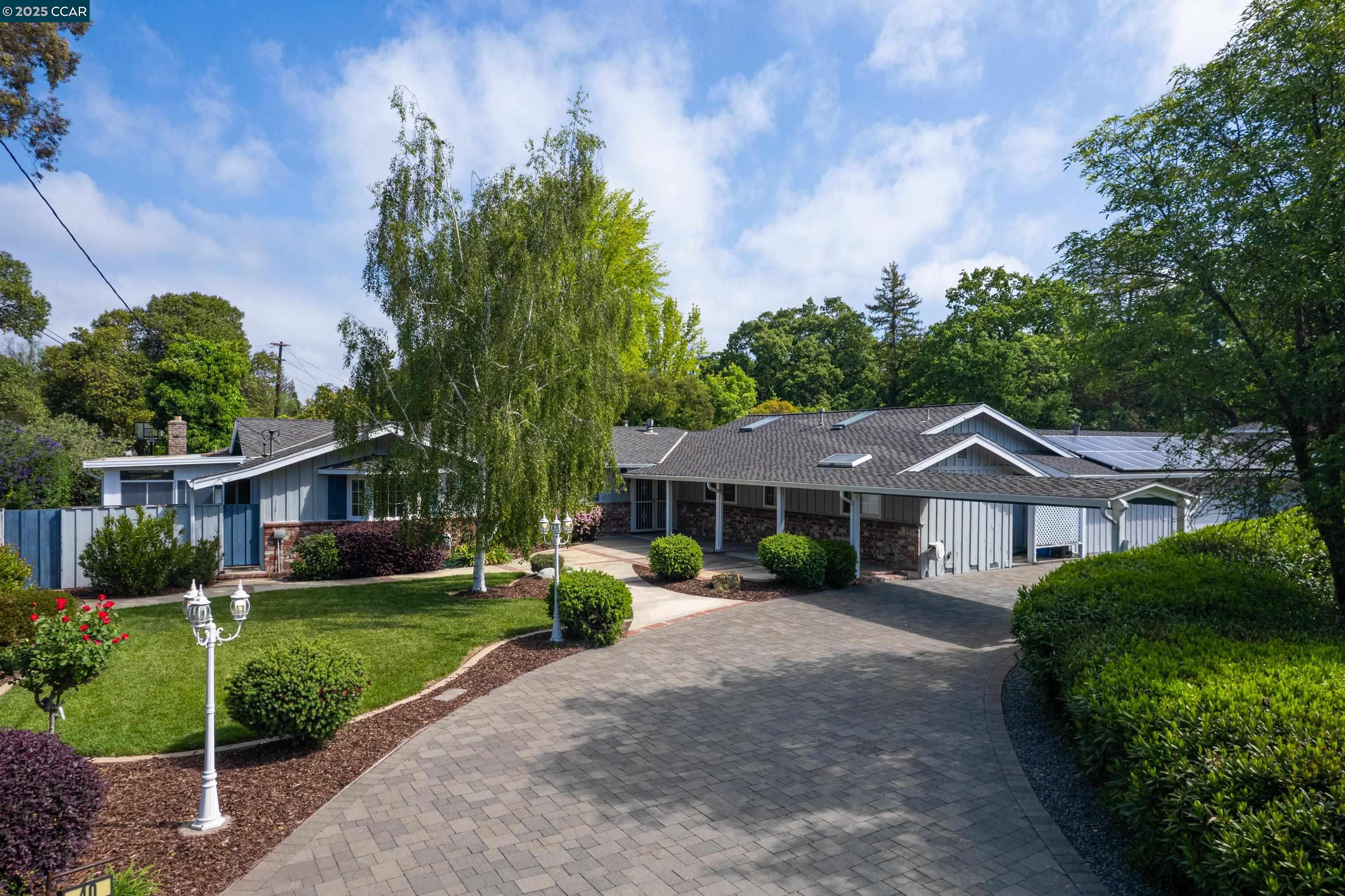 Detail Gallery Image 1 of 1 For 40 Anderson Circle, Walnut Creek,  CA 94595-2305 - 6 Beds | 4/1 Baths