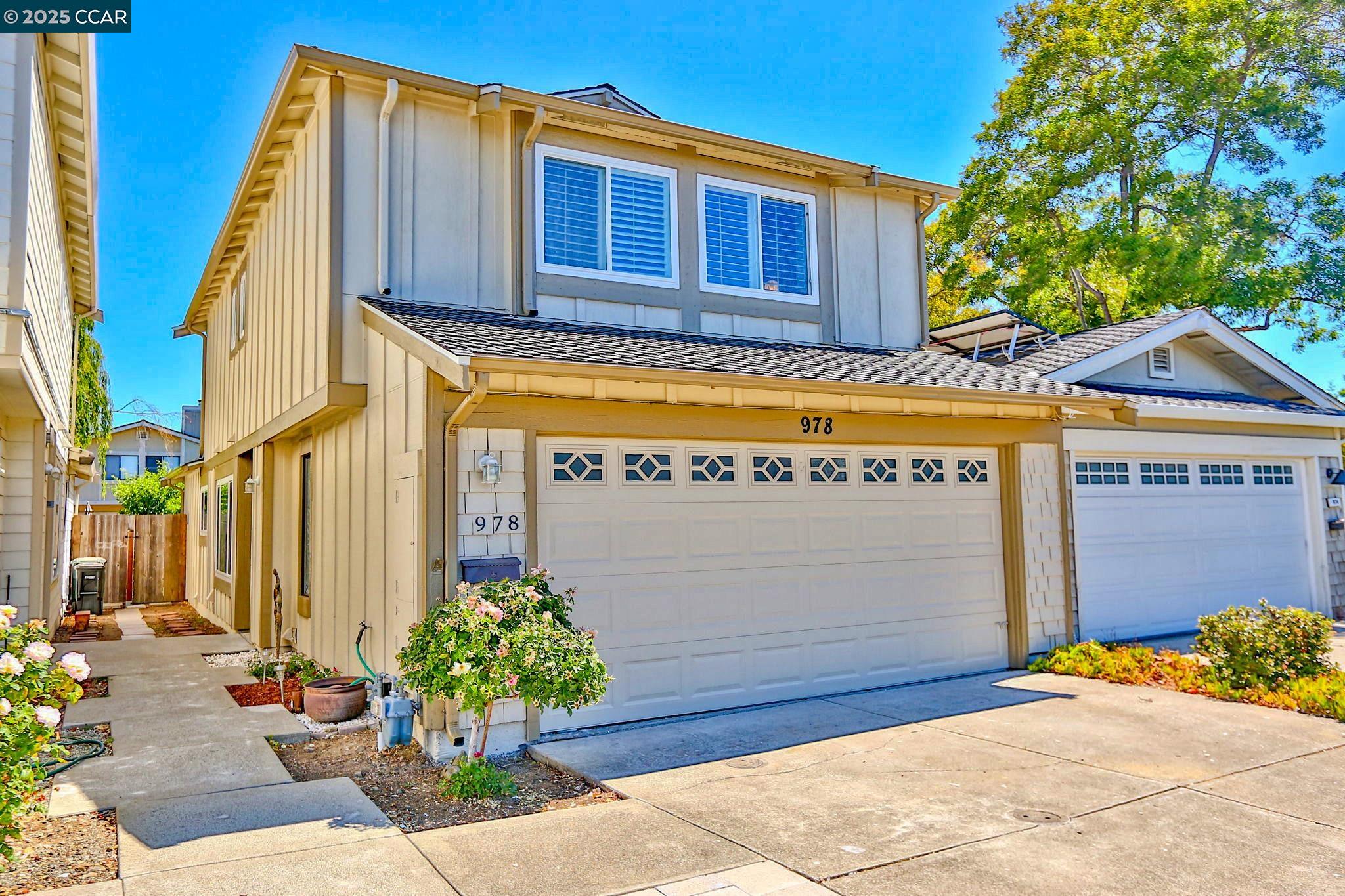 Detail Gallery Image 11 of 27 For 978 Shoal Dr, San Mateo,  CA 94404 - 3 Beds | 2/1 Baths