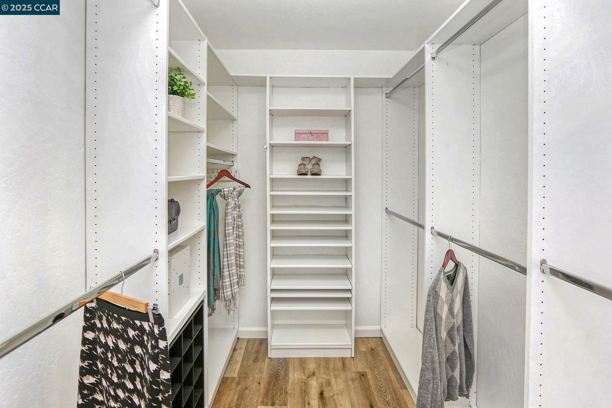 Detail Gallery Image 13 of 27 For 978 Shoal Dr, San Mateo,  CA 94404 - 3 Beds | 2/1 Baths