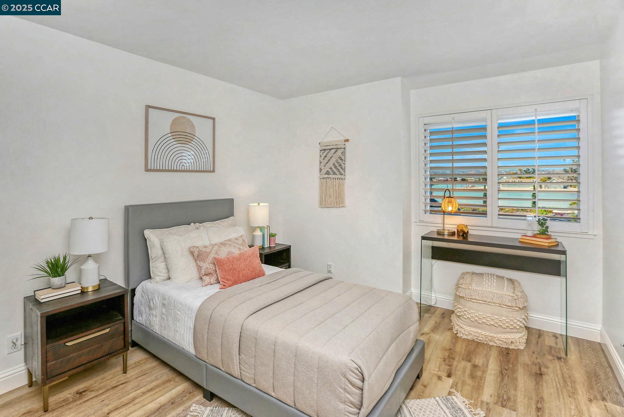 Detail Gallery Image 15 of 27 For 978 Shoal Dr, San Mateo,  CA 94404 - 3 Beds | 2/1 Baths