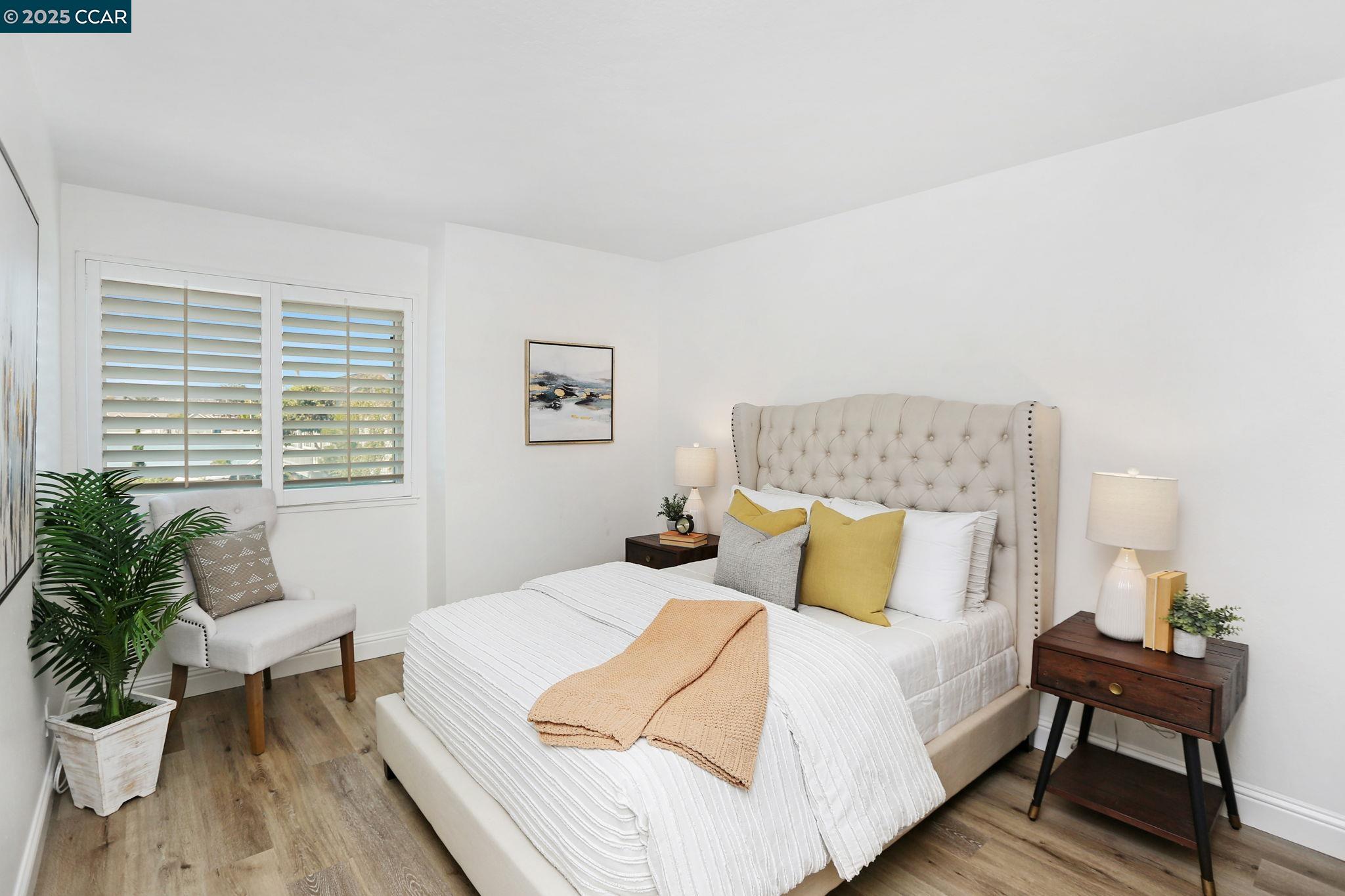 Detail Gallery Image 18 of 27 For 978 Shoal Dr, San Mateo,  CA 94404 - 3 Beds | 2/1 Baths