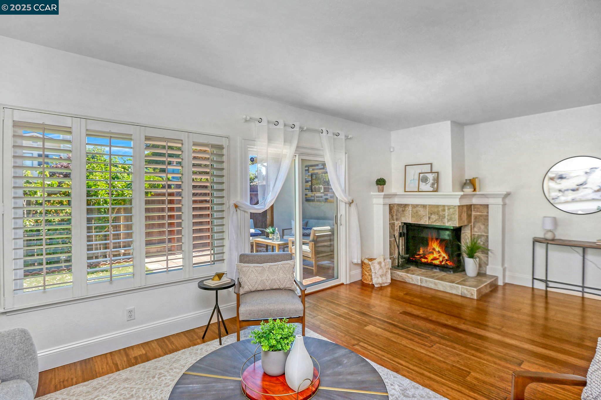 Detail Gallery Image 20 of 27 For 978 Shoal Dr, San Mateo,  CA 94404 - 3 Beds | 2/1 Baths