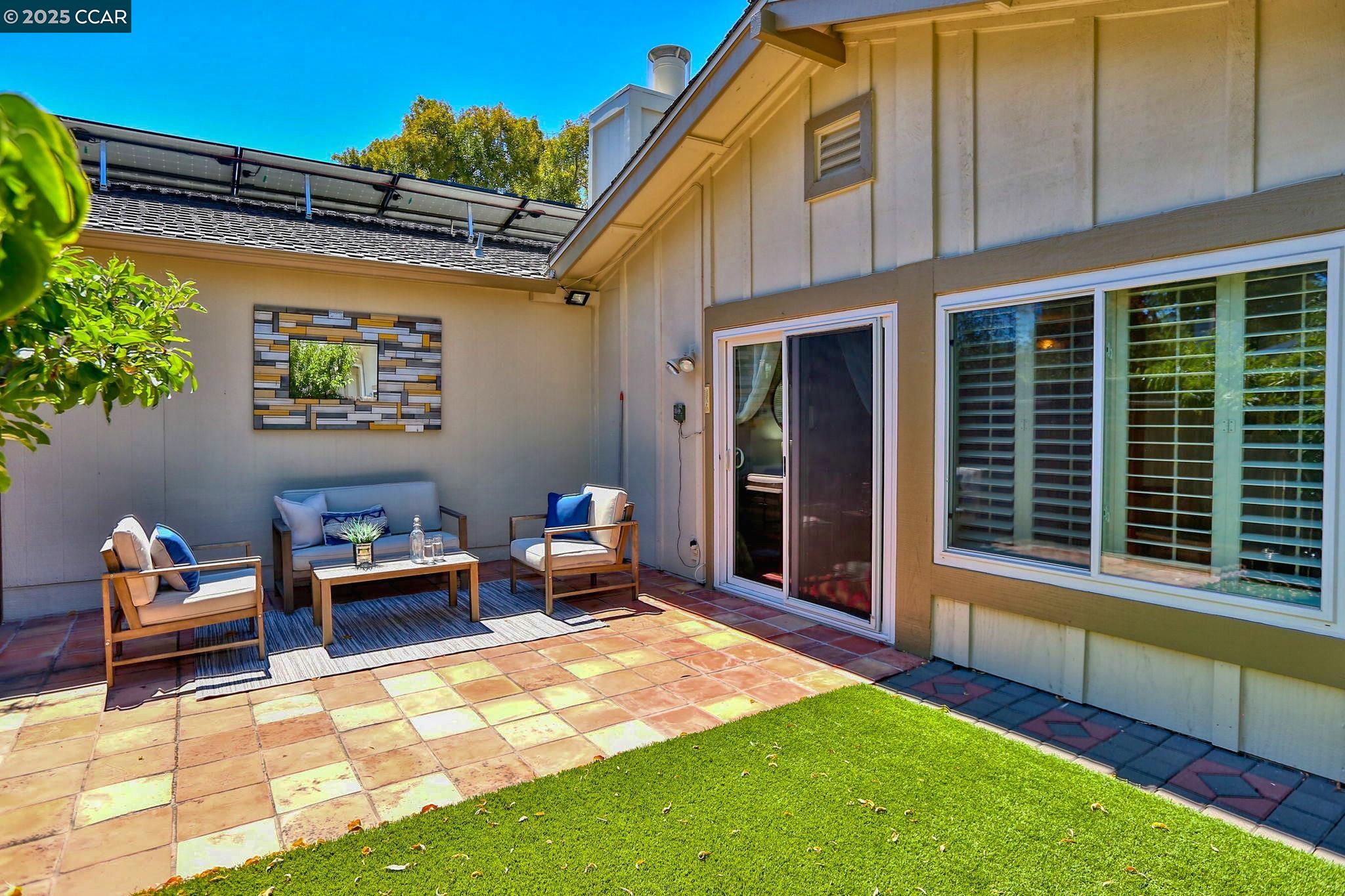 Detail Gallery Image 23 of 27 For 978 Shoal Dr, San Mateo,  CA 94404 - 3 Beds | 2/1 Baths