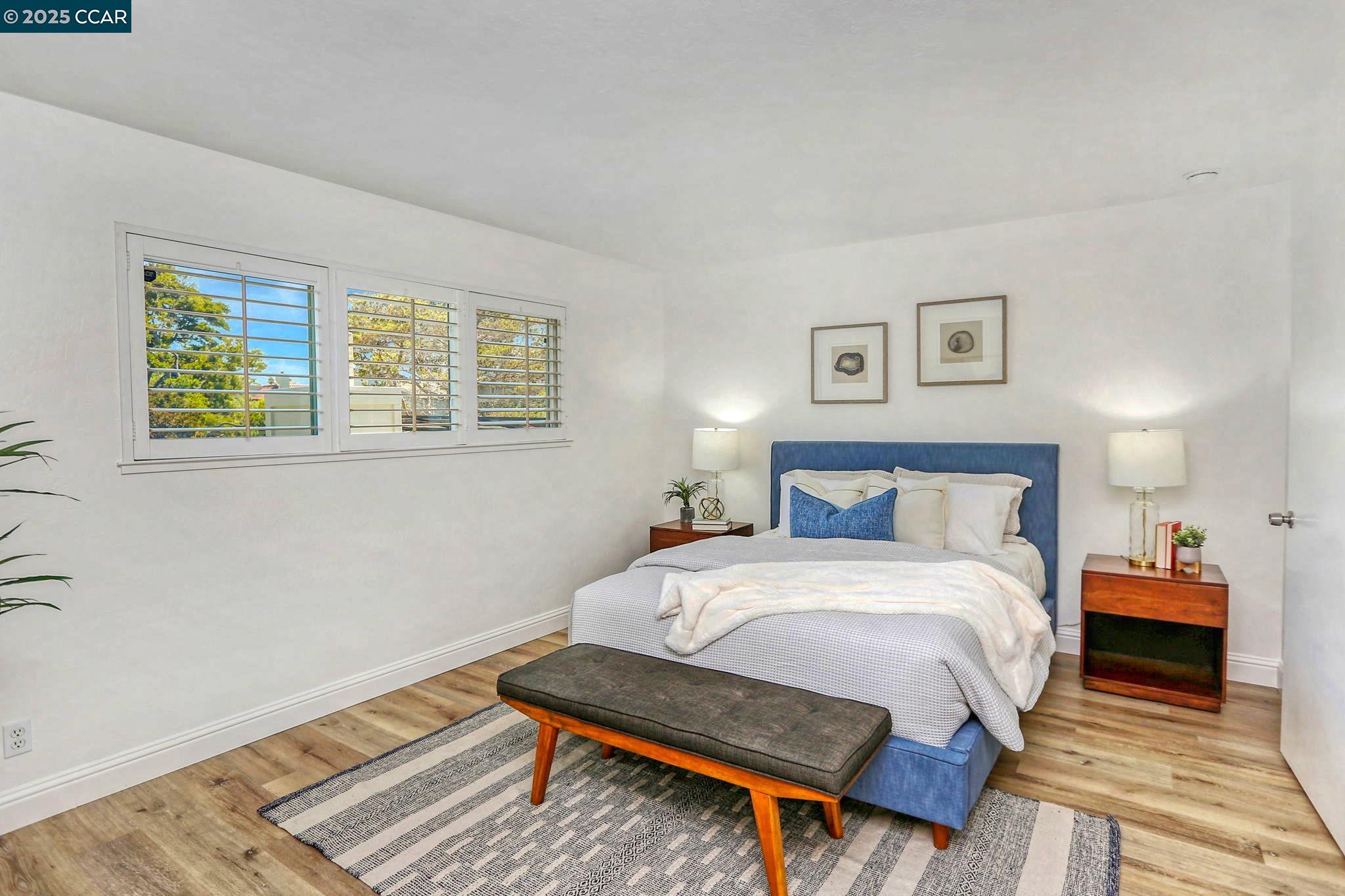 Detail Gallery Image 10 of 27 For 978 Shoal Dr, San Mateo,  CA 94404 - 3 Beds | 2/1 Baths
