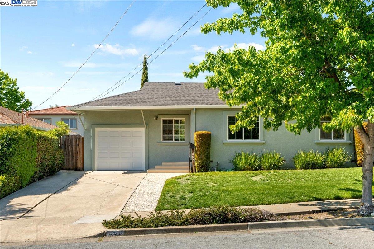 Detail Gallery Image 1 of 17 For 323 De Leon Ave, Fremont,  CA 94539 - 3 Beds | 1 Baths