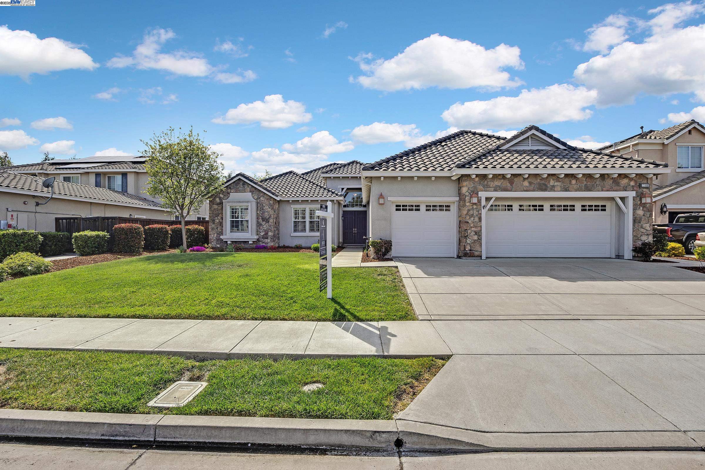 Detail Gallery Image 1 of 1 For 2189 Wayne Dr, Brentwood,  CA 94513 - 5 Beds | 3 Baths