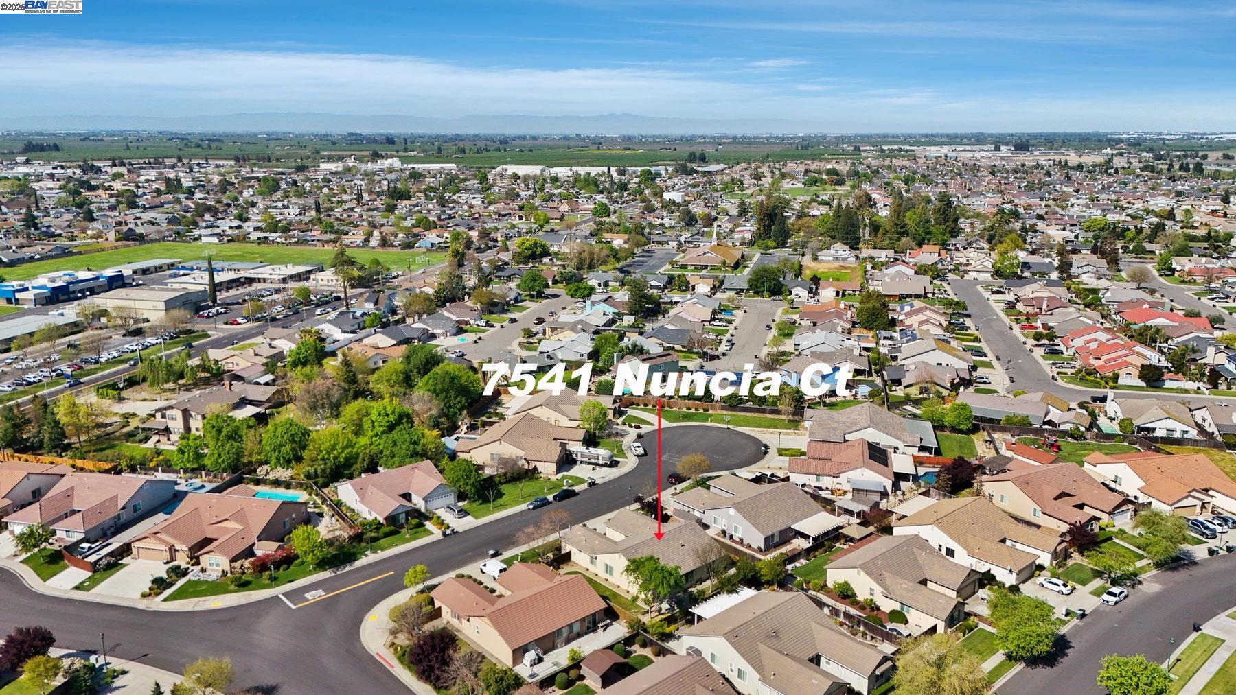 Detail Gallery Image 4 of 56 For 7541 Nuncia Ct, Hughson,  CA 95326 - 3 Beds | 2/1 Baths