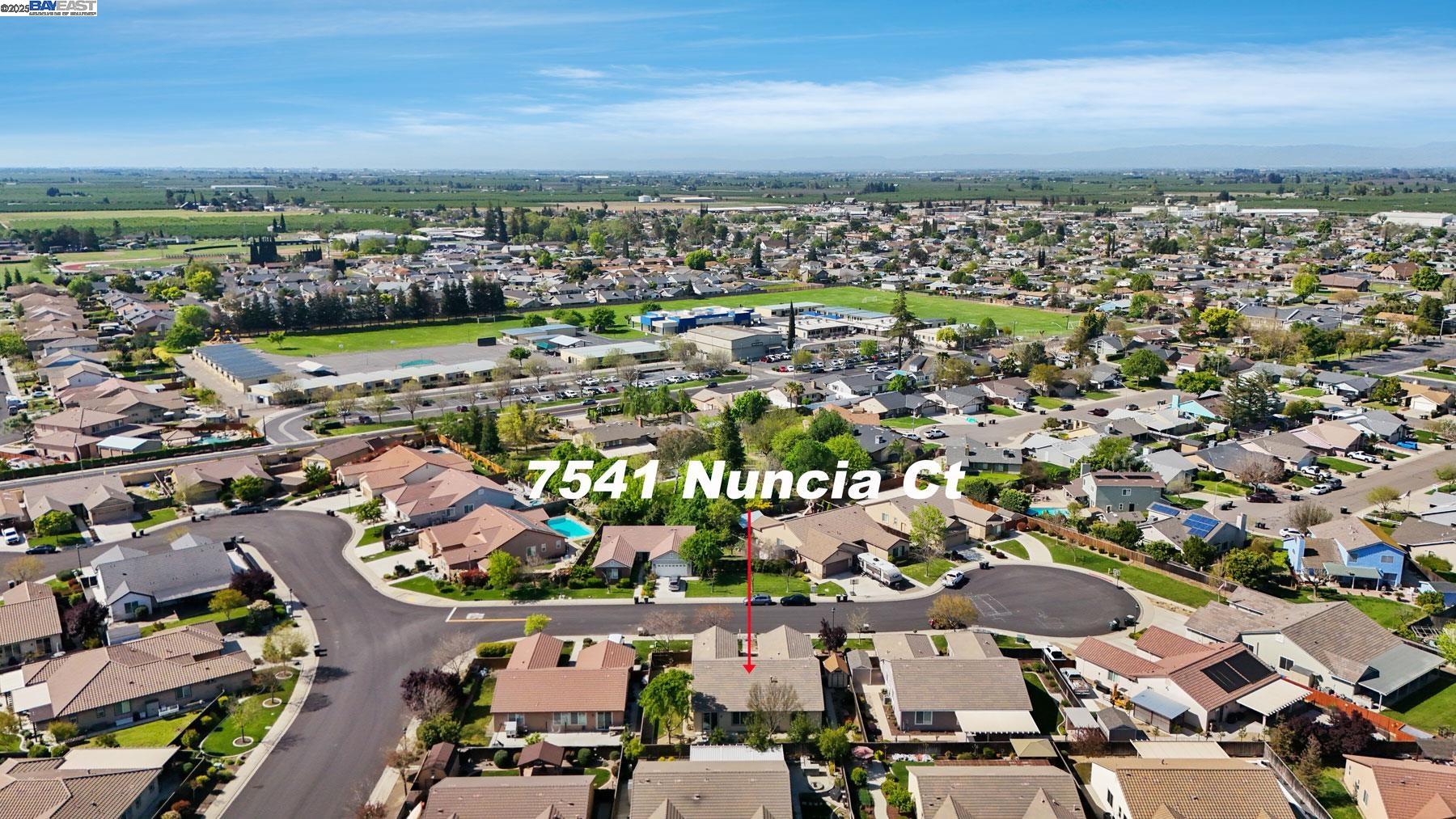 Detail Gallery Image 5 of 56 For 7541 Nuncia Ct, Hughson,  CA 95326 - 3 Beds | 2/1 Baths