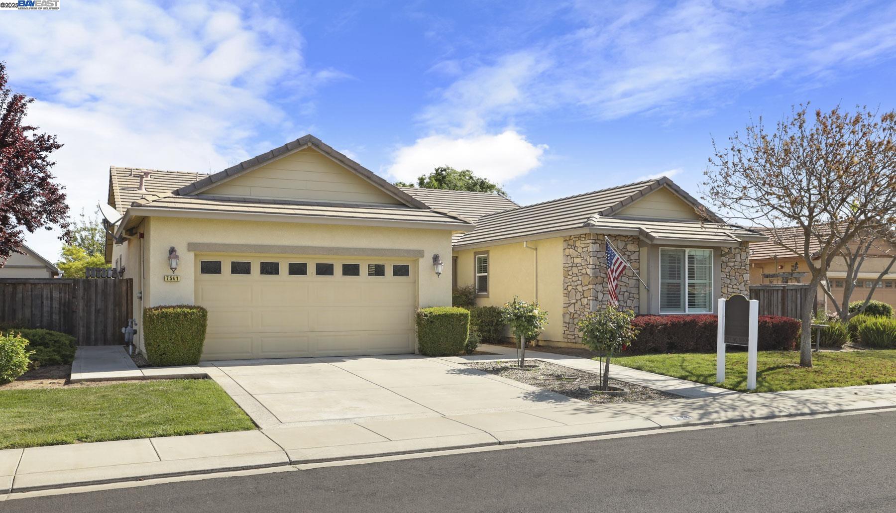 Detail Gallery Image 9 of 56 For 7541 Nuncia Ct, Hughson,  CA 95326 - 3 Beds | 2/1 Baths