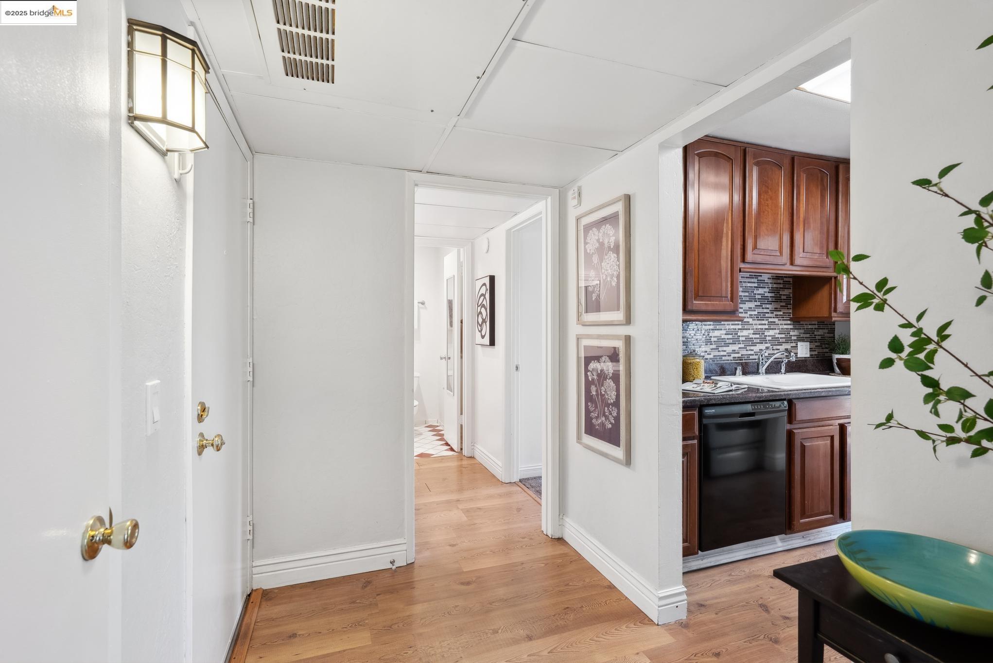 Detail Gallery Image 14 of 51 For 490 N. Civic Dr #505,  Walnut Creek,  CA 94596 - 1 Beds | 1 Baths