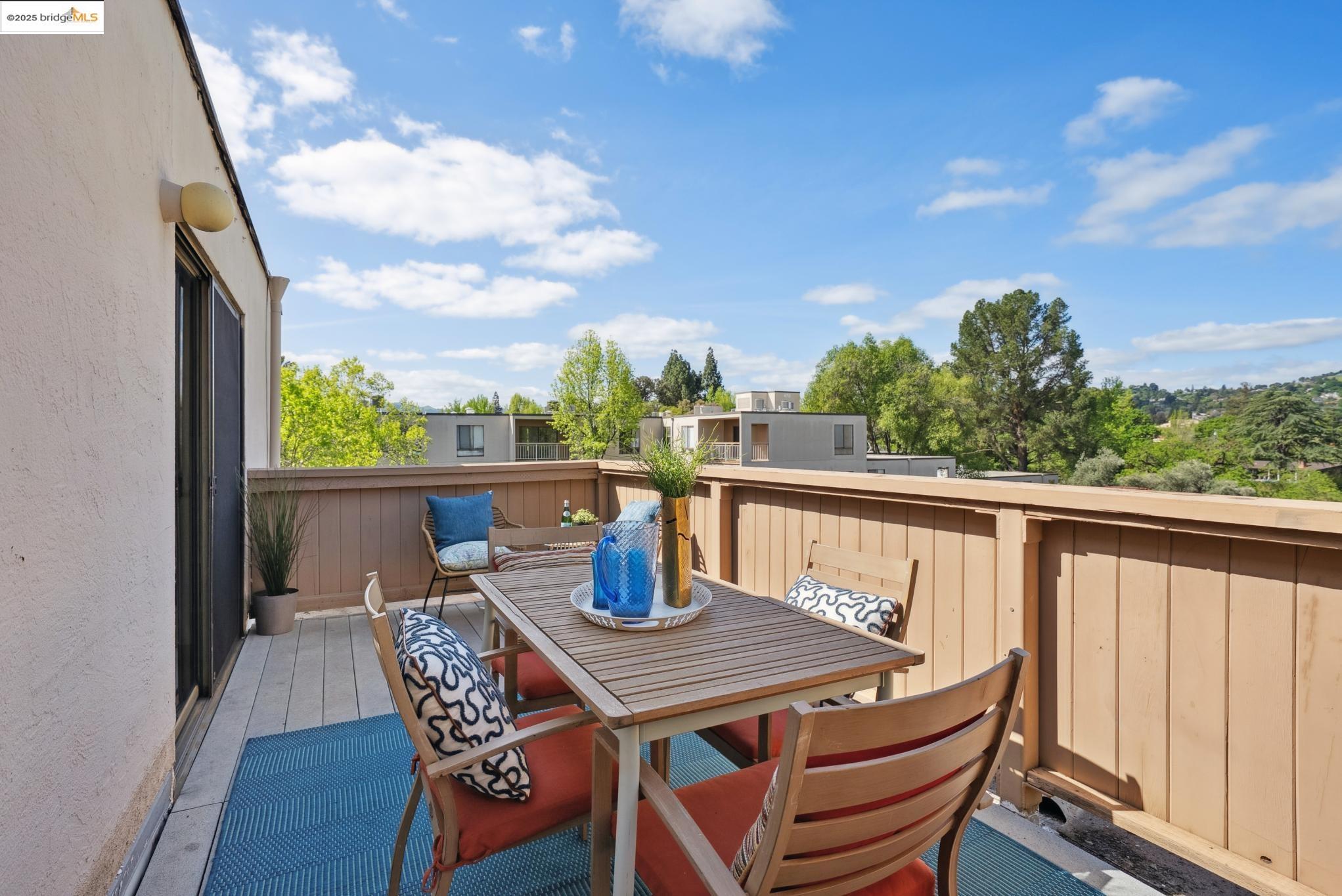 Detail Gallery Image 4 of 51 For 490 N. Civic Dr #505,  Walnut Creek,  CA 94596 - 1 Beds | 1 Baths