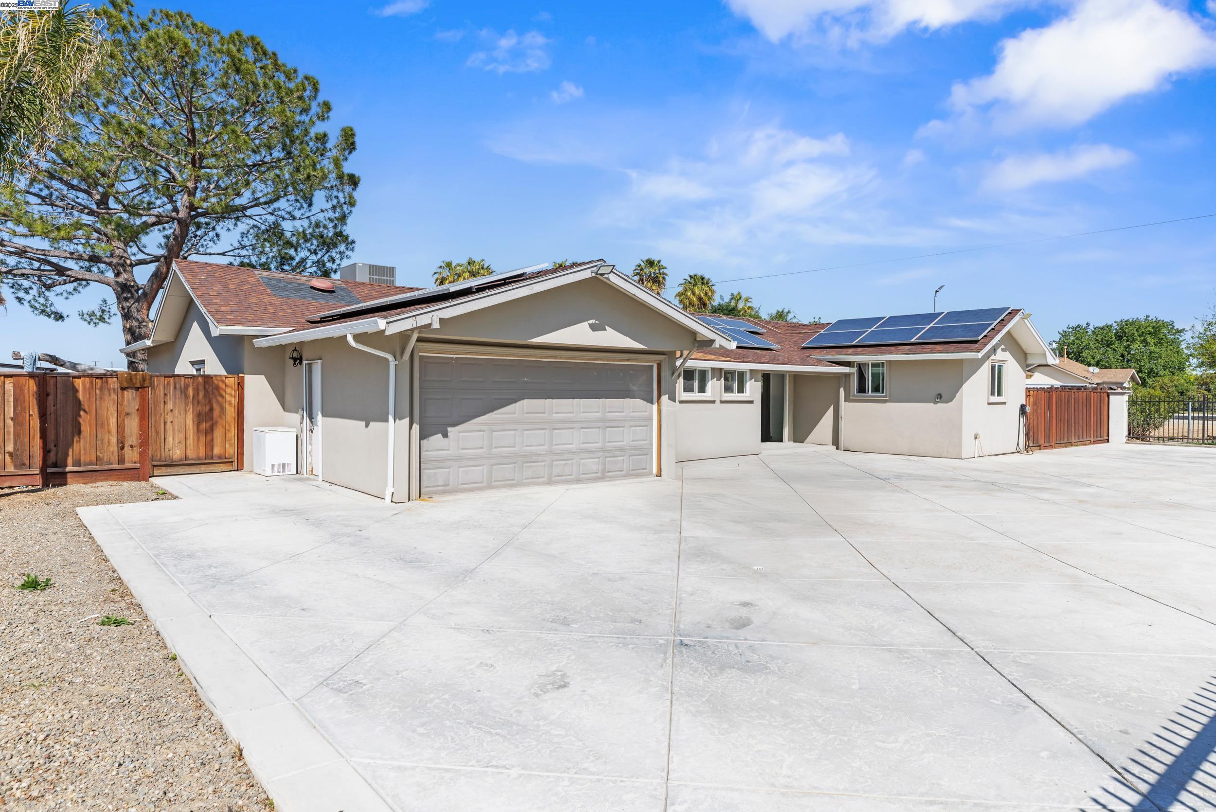 Detail Gallery Image 3 of 44 For 31145 S Koster Road, Tracy,  CA 95304 - 7 Beds | 4 Baths