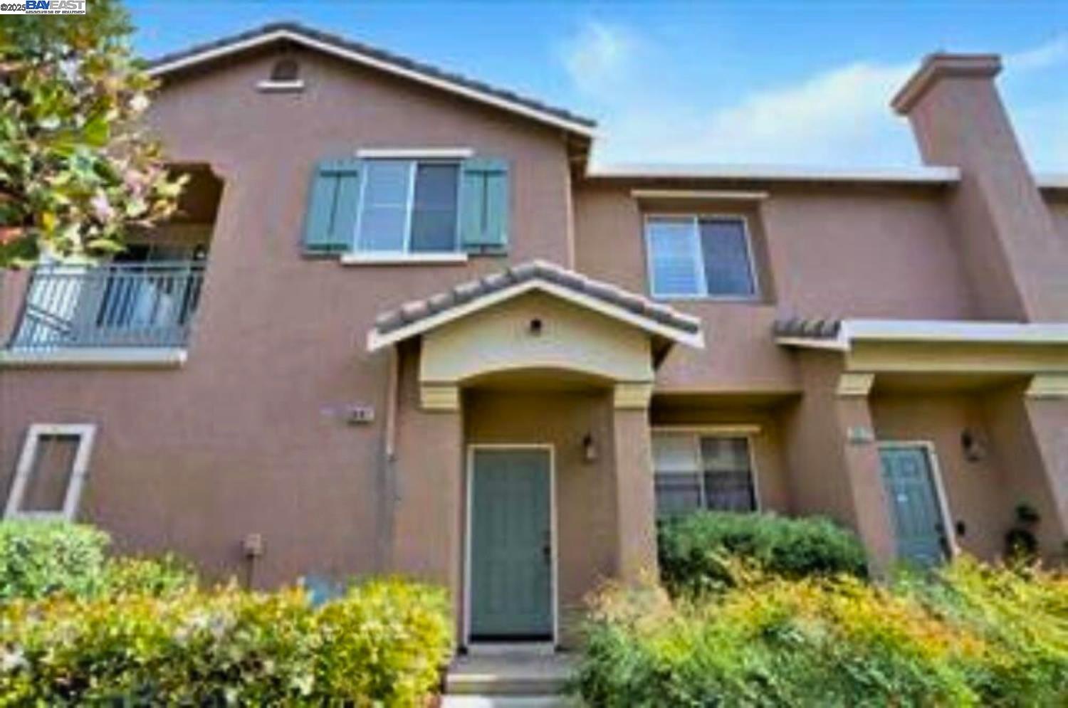 Detail Gallery Image 1 of 28 For 3581 Jasmine Cir, San Jose,  CA 95135 - 2 Beds | 2 Baths