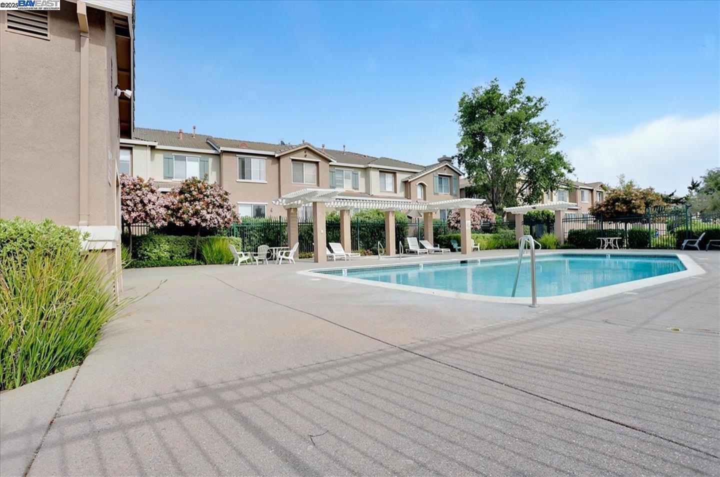 Detail Gallery Image 27 of 28 For 3581 Jasmine Cir, San Jose,  CA 95135 - 2 Beds | 2 Baths