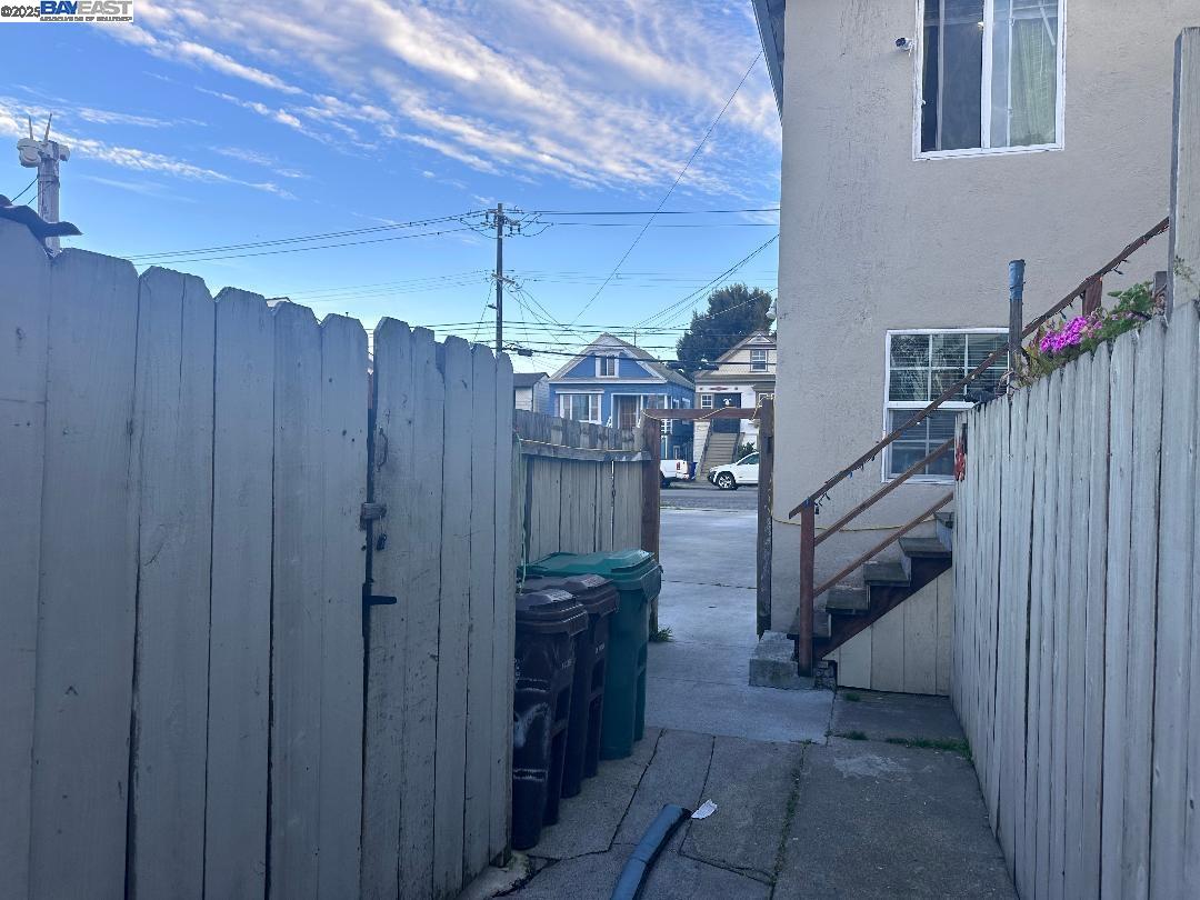 Detail Gallery Image 15 of 19 For 1317 Chanslor Ave, Richmond,  CA 94801 - – Beds | – Baths