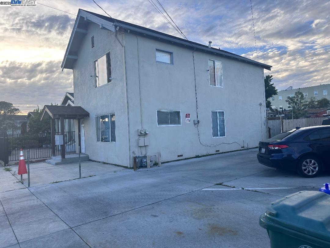 Detail Gallery Image 3 of 19 For 1317 Chanslor Ave, Richmond,  CA 94801 - – Beds | – Baths