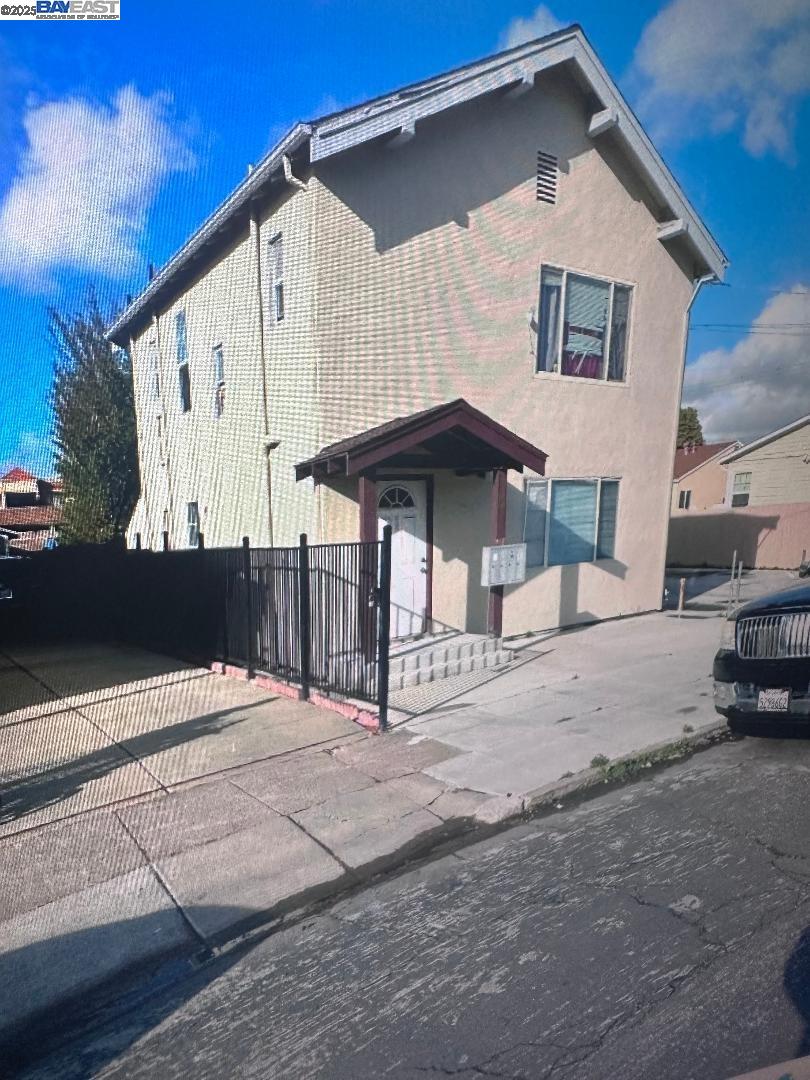 Detail Gallery Image 7 of 19 For 1317 Chanslor Ave, Richmond,  CA 94801 - – Beds | – Baths