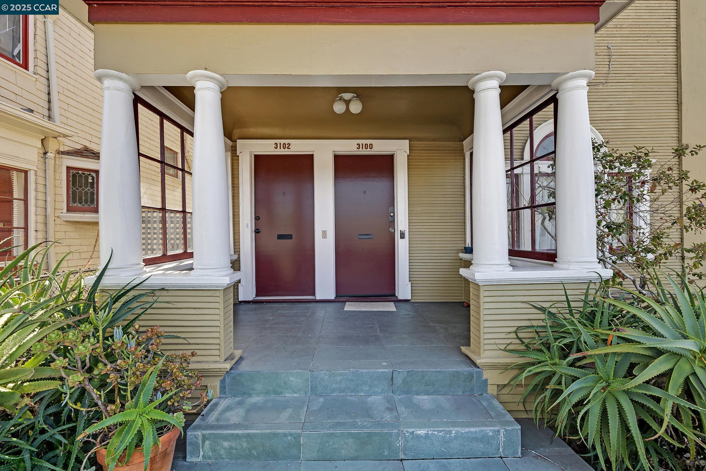 Detail Gallery Image 1 of 31 For 3102 Martin Luther King Jr Way, Berkeley,  CA 94703 - 4 Beds | 1 Baths