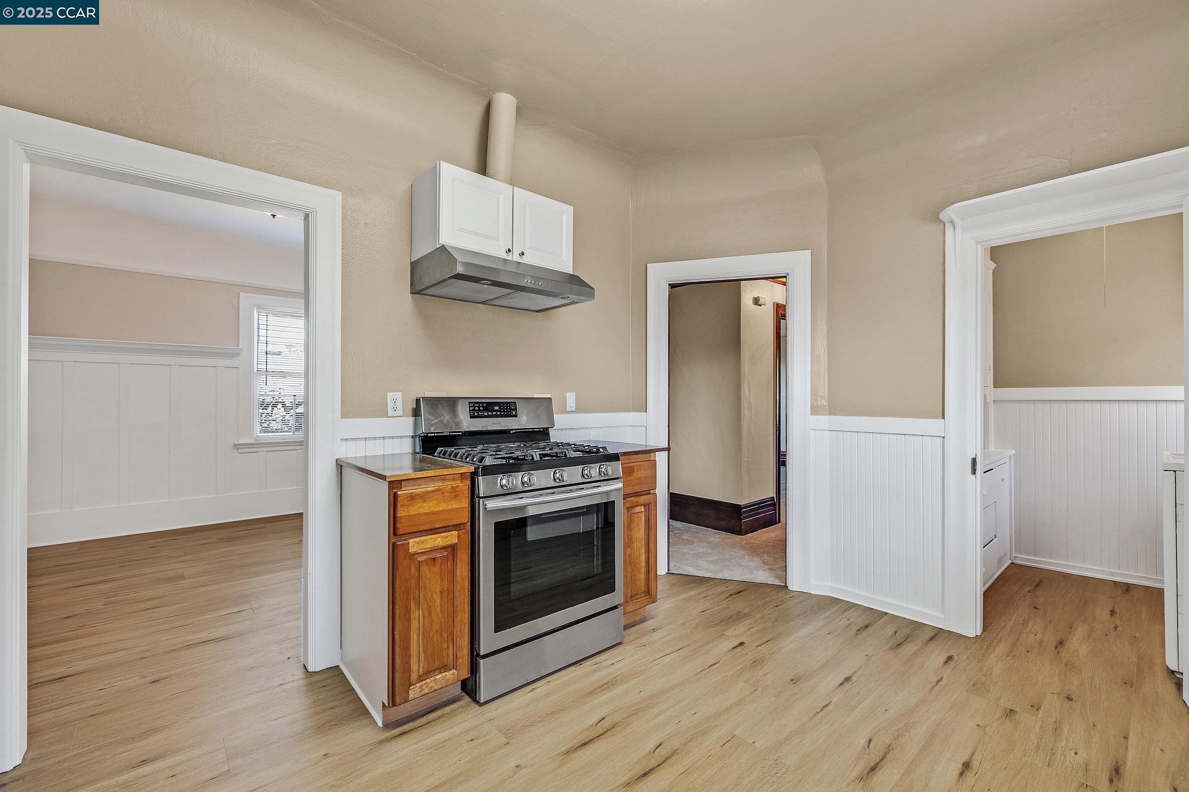 Detail Gallery Image 25 of 31 For 3102 Martin Luther King Jr Way, Berkeley,  CA 94703 - 4 Beds | 1 Baths
