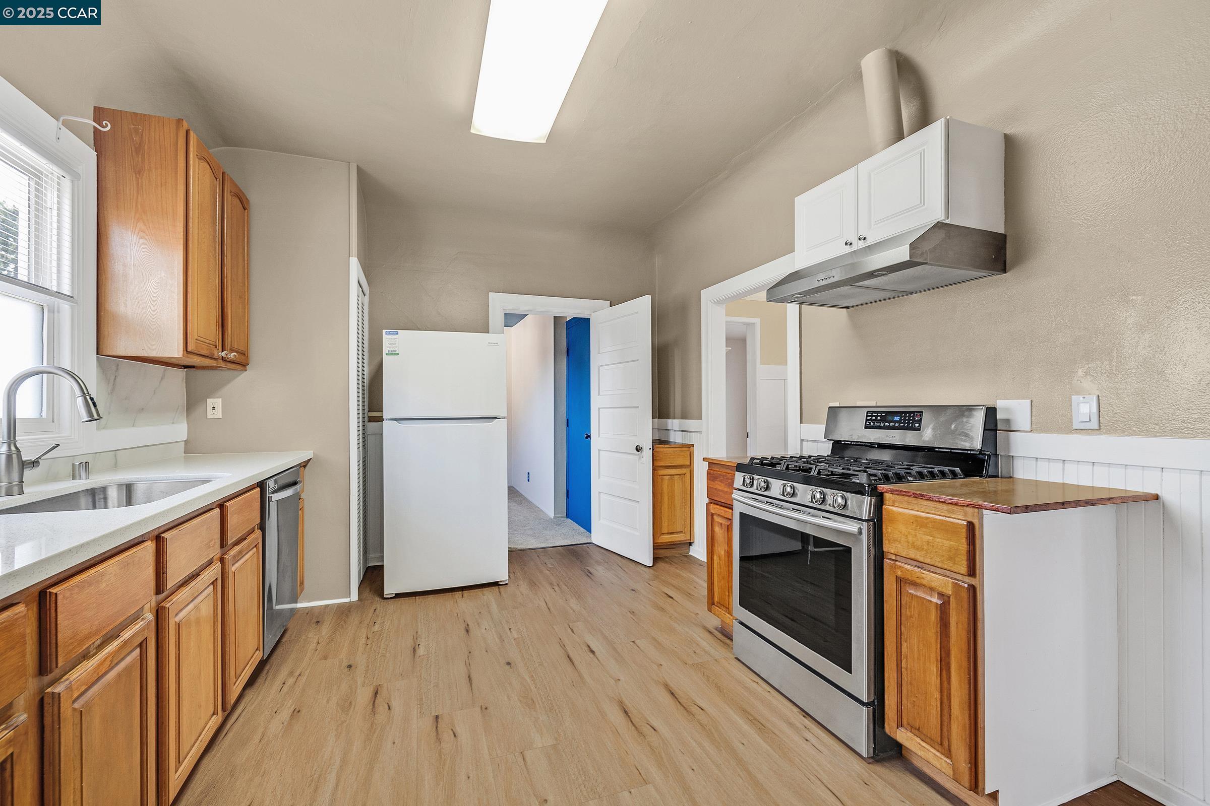Detail Gallery Image 26 of 31 For 3102 Martin Luther King Jr Way, Berkeley,  CA 94703 - 4 Beds | 1 Baths