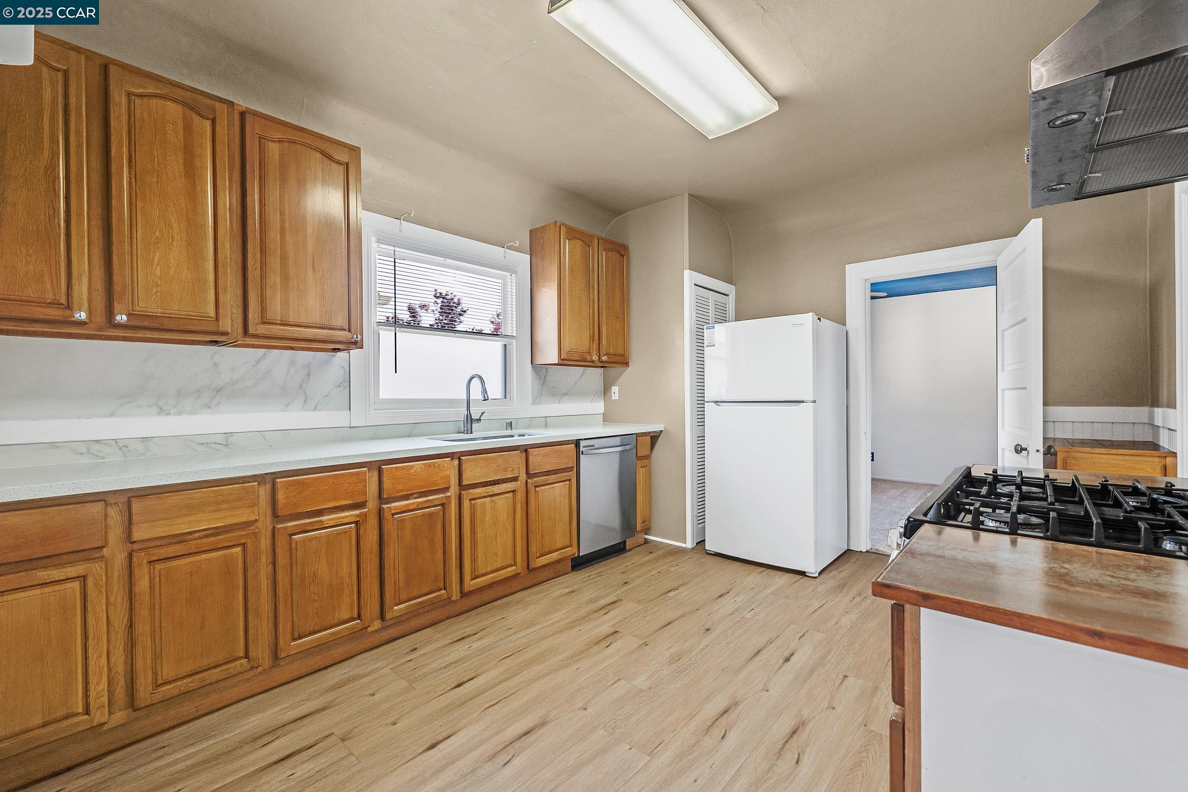 Detail Gallery Image 27 of 31 For 3102 Martin Luther King Jr Way, Berkeley,  CA 94703 - 4 Beds | 1 Baths