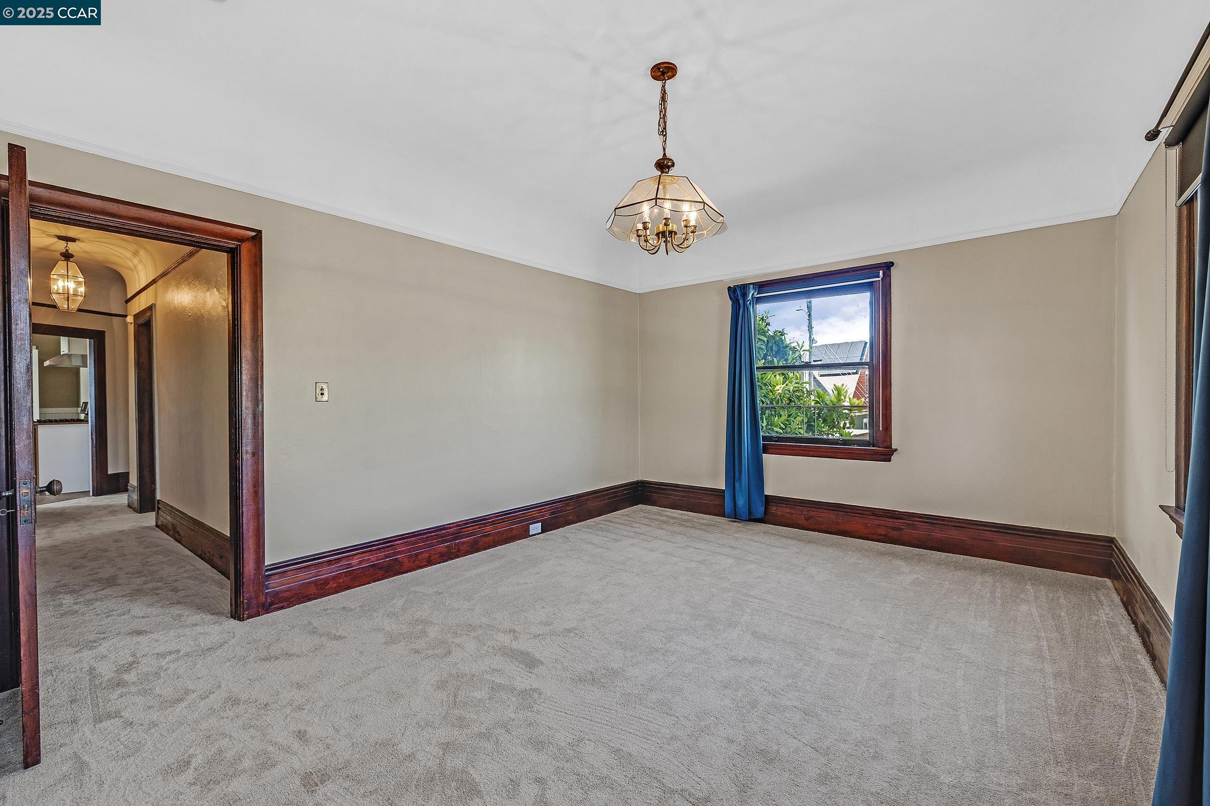 Detail Gallery Image 10 of 31 For 3102 Martin Luther King Jr Way, Berkeley,  CA 94703 - 4 Beds | 1 Baths