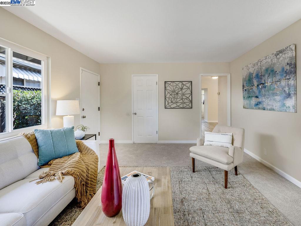 Detail Gallery Image 12 of 51 For 3037 Greenview Dr, Castro Valley,  CA 94546 - 3 Beds | 2 Baths