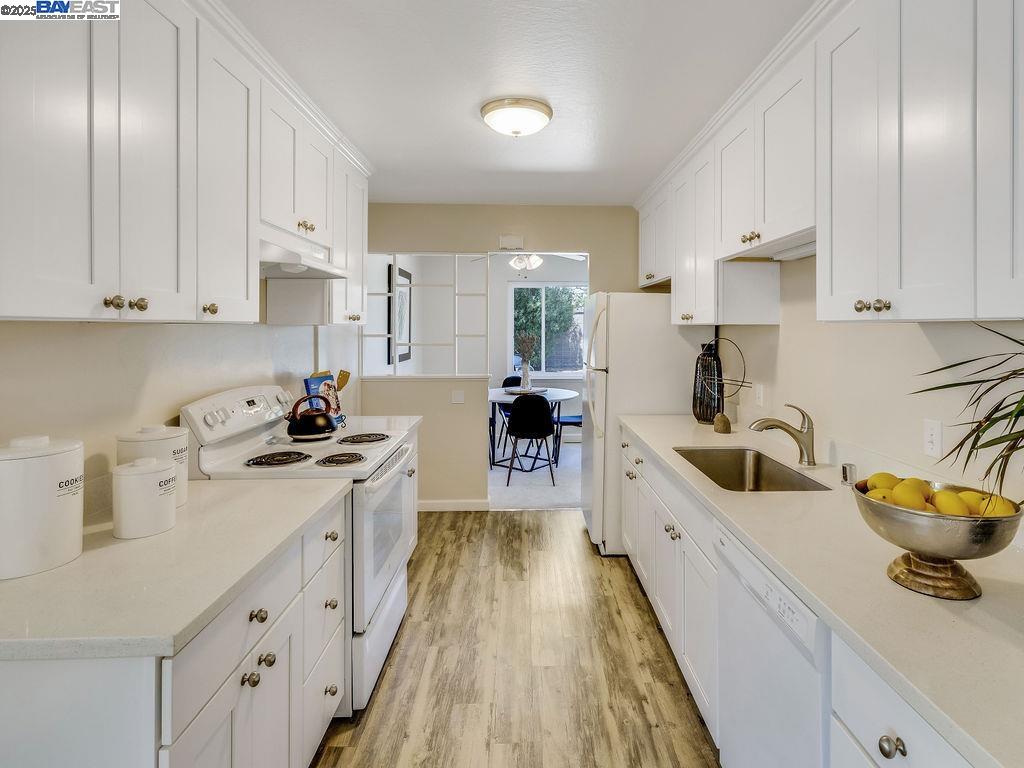 Detail Gallery Image 19 of 51 For 3037 Greenview Dr, Castro Valley,  CA 94546 - 3 Beds | 2 Baths