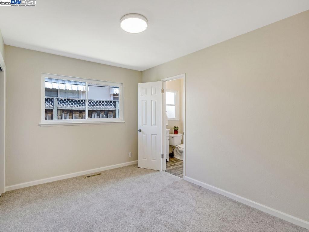 Detail Gallery Image 31 of 51 For 3037 Greenview Dr, Castro Valley,  CA 94546 - 3 Beds | 2 Baths
