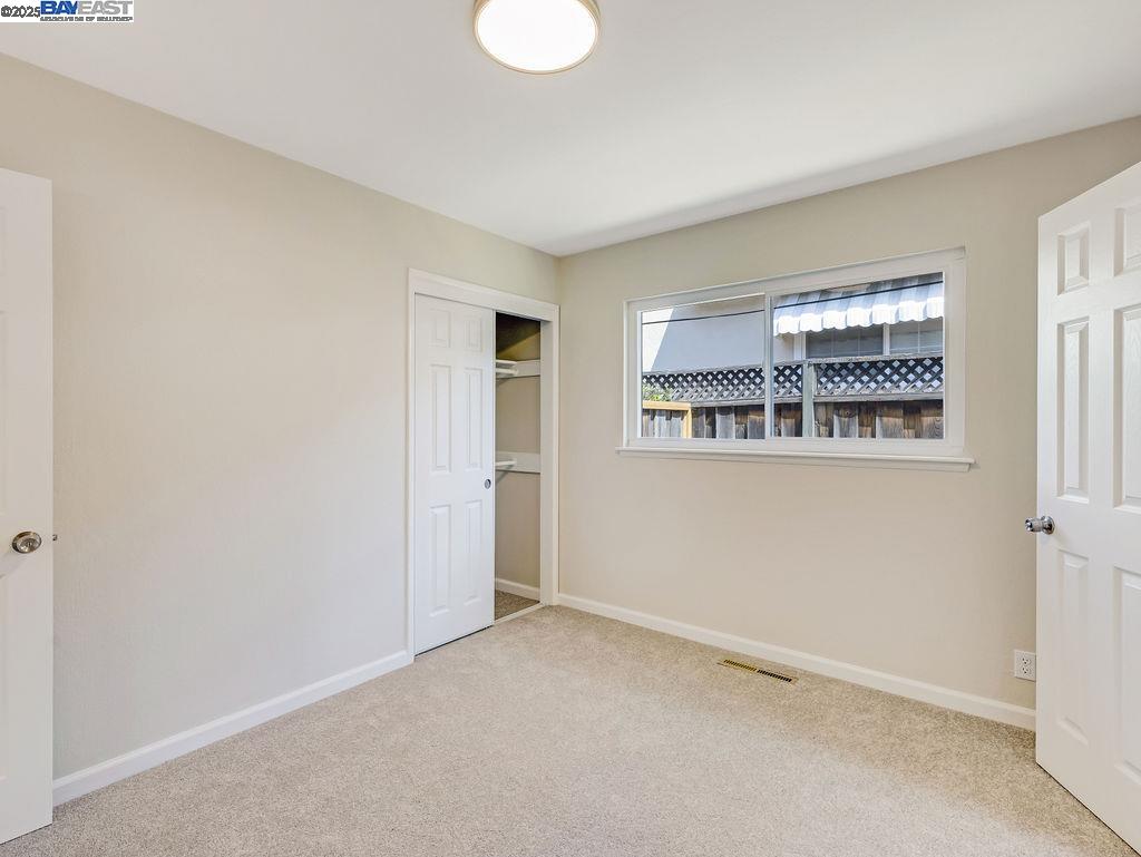 Detail Gallery Image 32 of 51 For 3037 Greenview Dr, Castro Valley,  CA 94546 - 3 Beds | 2 Baths
