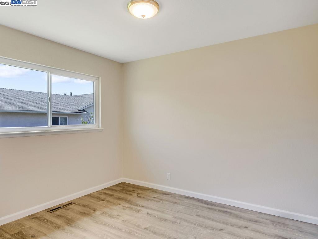 Detail Gallery Image 36 of 51 For 3037 Greenview Dr, Castro Valley,  CA 94546 - 3 Beds | 2 Baths