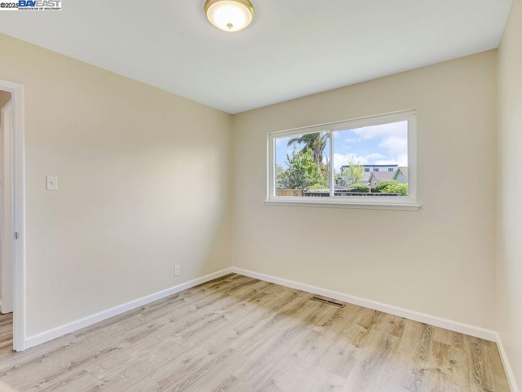 Detail Gallery Image 37 of 51 For 3037 Greenview Dr, Castro Valley,  CA 94546 - 3 Beds | 2 Baths
