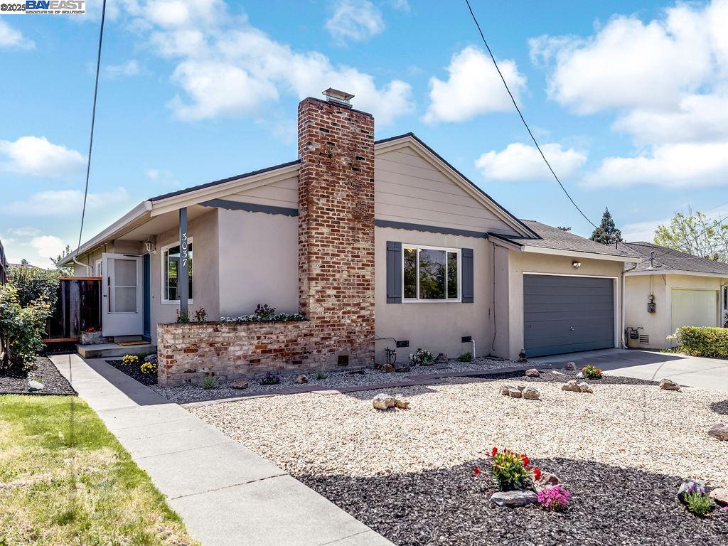 Detail Gallery Image 5 of 51 For 3037 Greenview Dr, Castro Valley,  CA 94546 - 3 Beds | 2 Baths