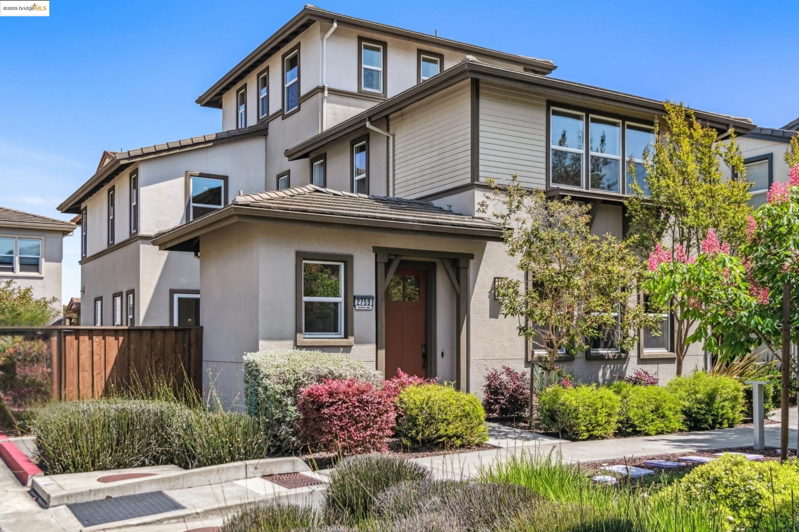 Detail Gallery Image 2 of 60 For 2759 Aschow Ln, Alameda,  CA 94501 - 5 Beds | 4/1 Baths