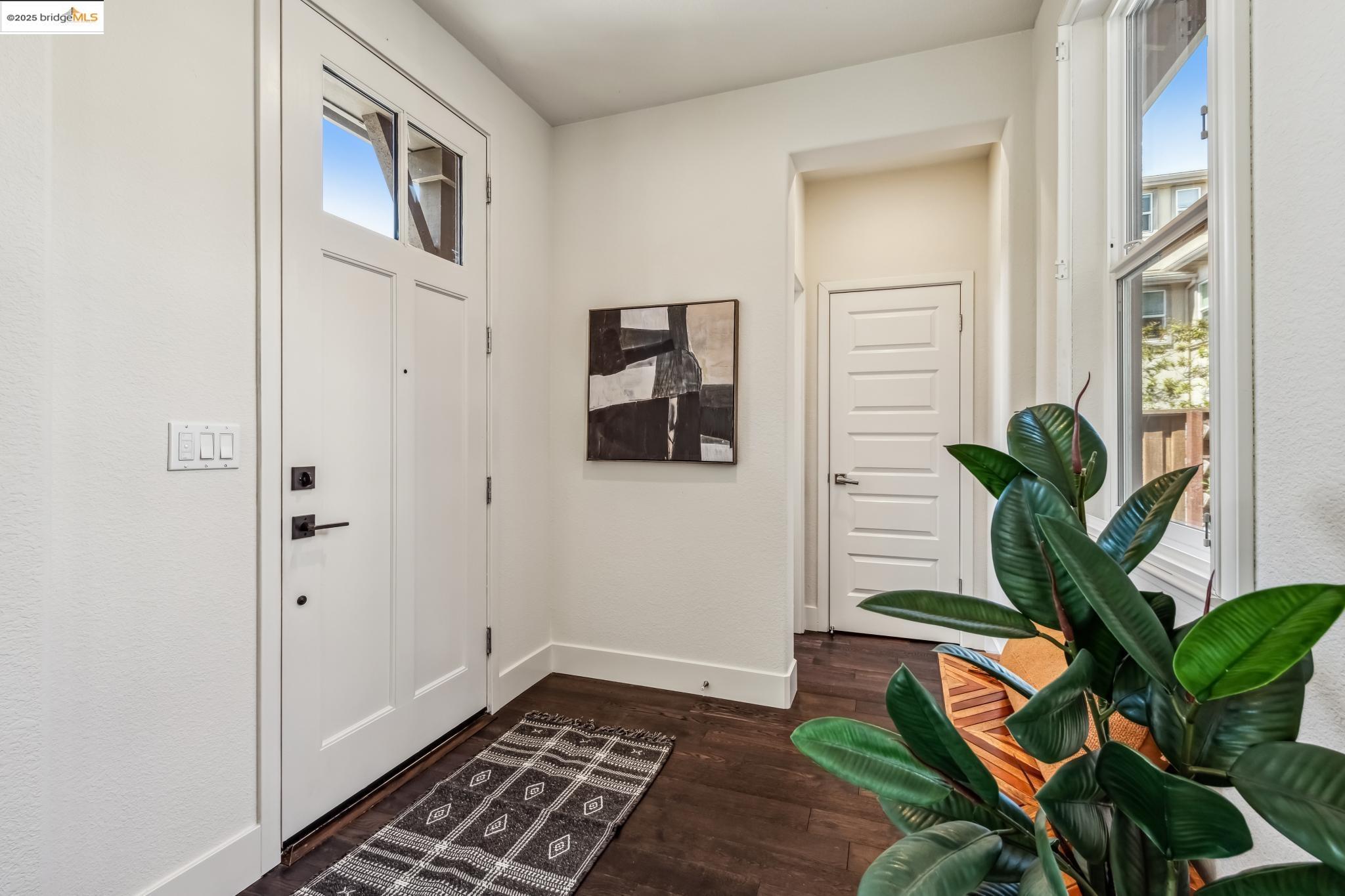Detail Gallery Image 13 of 60 For 2759 Aschow Ln, Alameda,  CA 94501 - 5 Beds | 4/1 Baths