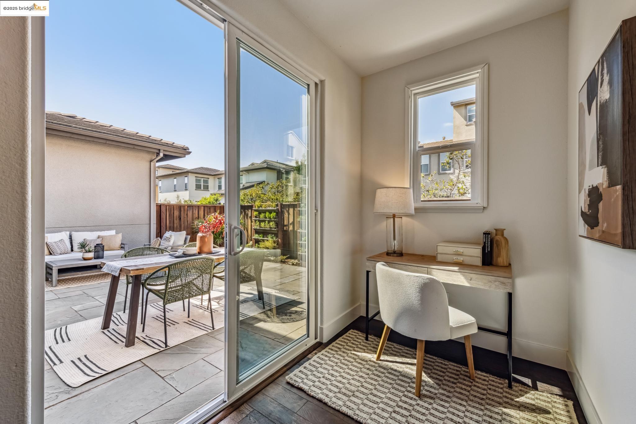 Detail Gallery Image 15 of 60 For 2759 Aschow Ln, Alameda,  CA 94501 - 5 Beds | 4/1 Baths