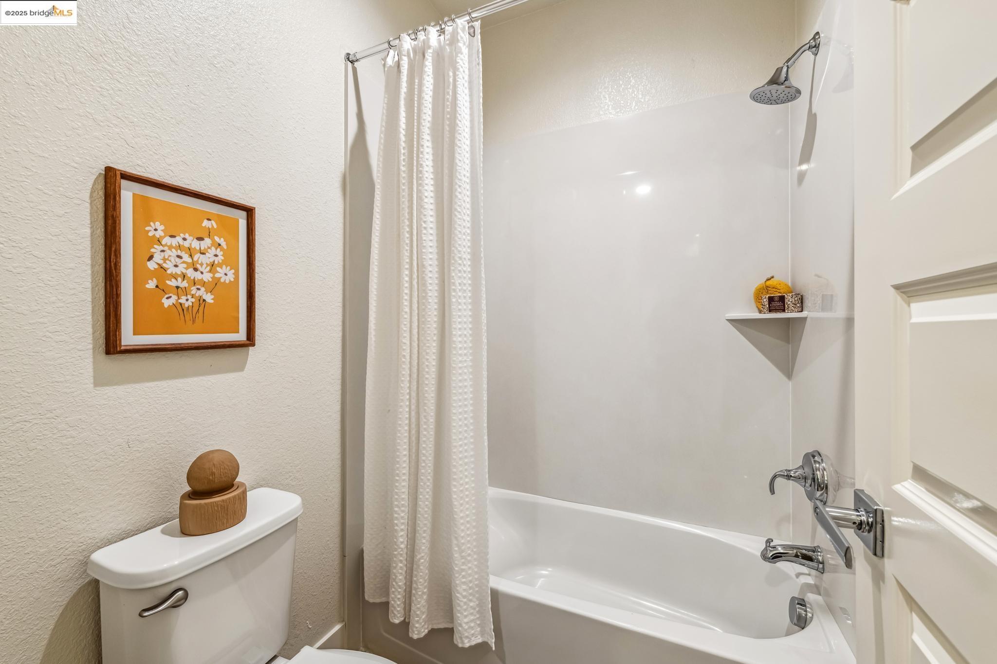 Detail Gallery Image 25 of 60 For 2759 Aschow Ln, Alameda,  CA 94501 - 5 Beds | 4/1 Baths