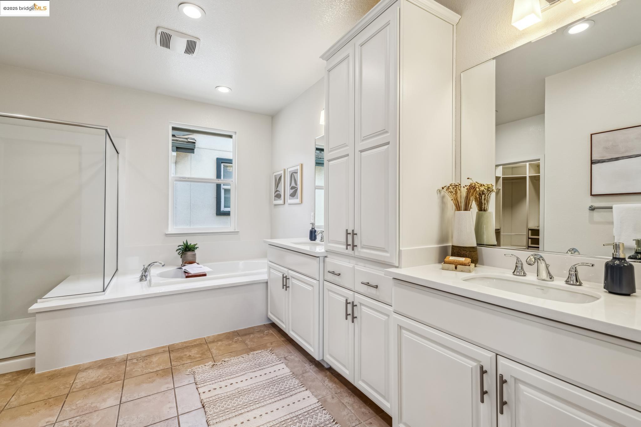 Detail Gallery Image 28 of 60 For 2759 Aschow Ln, Alameda,  CA 94501 - 5 Beds | 4/1 Baths